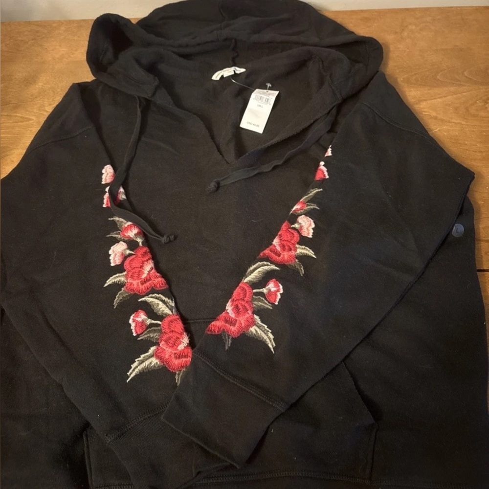 American Eagle off white hooded sweatshirt